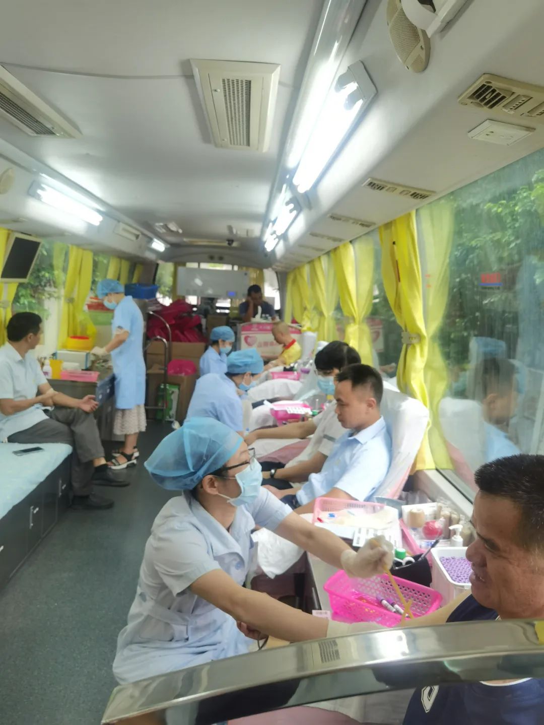 生命無(wú)價(jià) 熱血傳情 | 廣東永利堅(jiān)鋁業(yè)有限公司開展無(wú)償獻(xiàn)血活動(dòng)